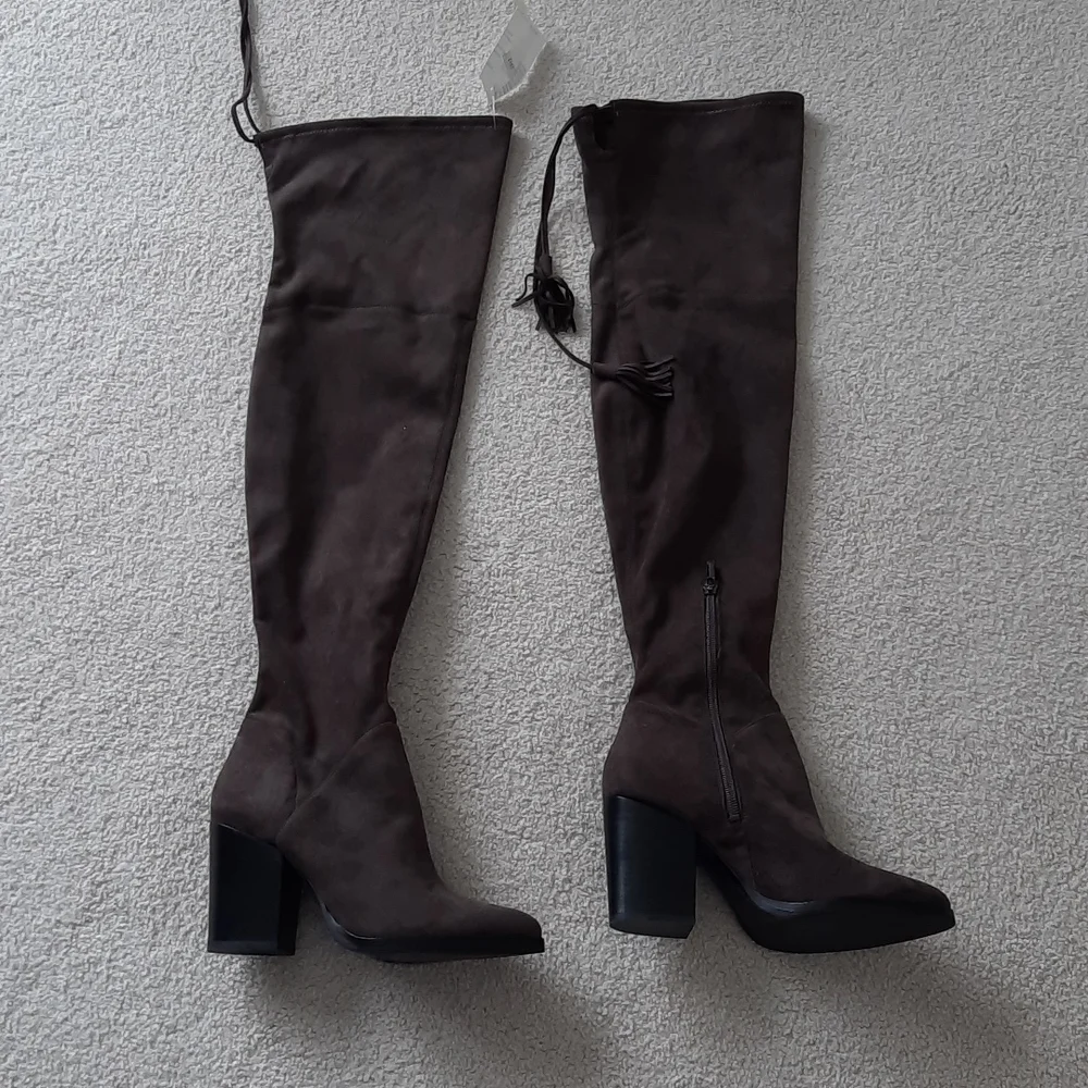 14. NWOT Marc Fisher thigh high brown boots